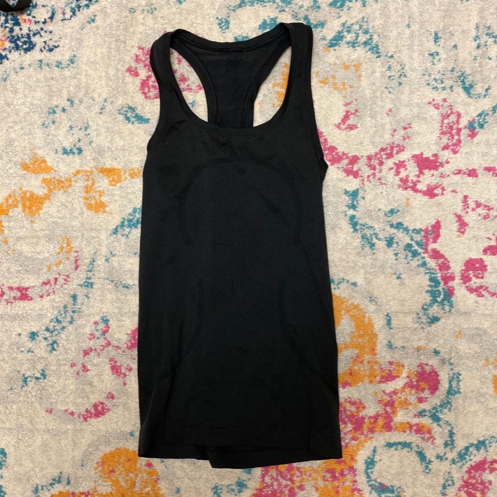 Black lululemon tank top